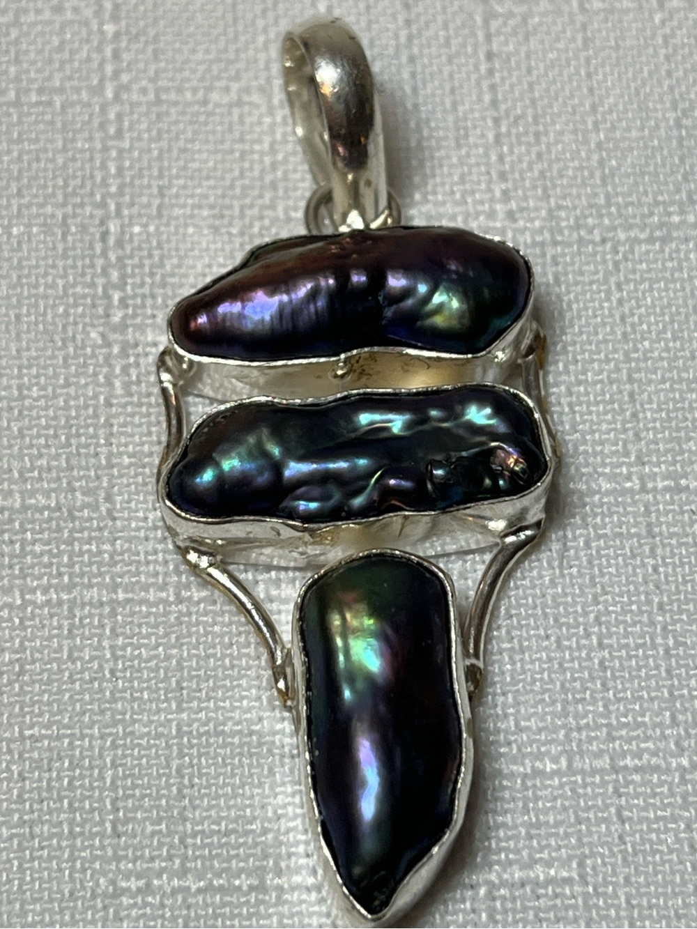 Blue Black Green Pearl Drop pendant
Sterling Silver